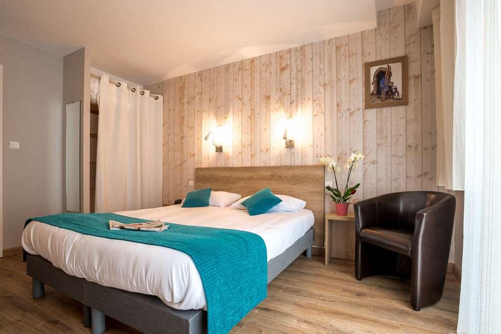 Brit Hotel Des Halles Concarneau Room photo