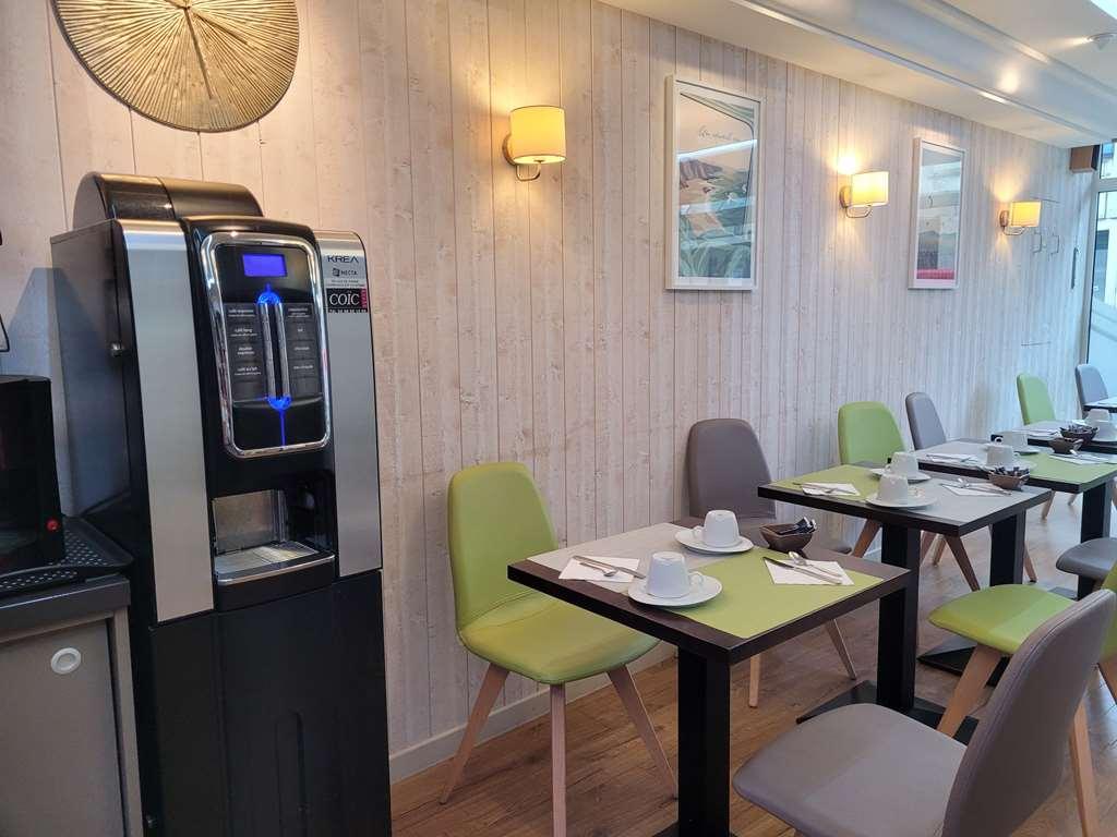 Brit Hotel Des Halles Concarneau Restaurant photo