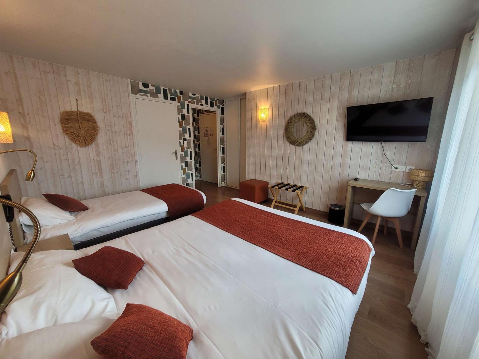 Brit Hotel Des Halles Concarneau Exterior photo