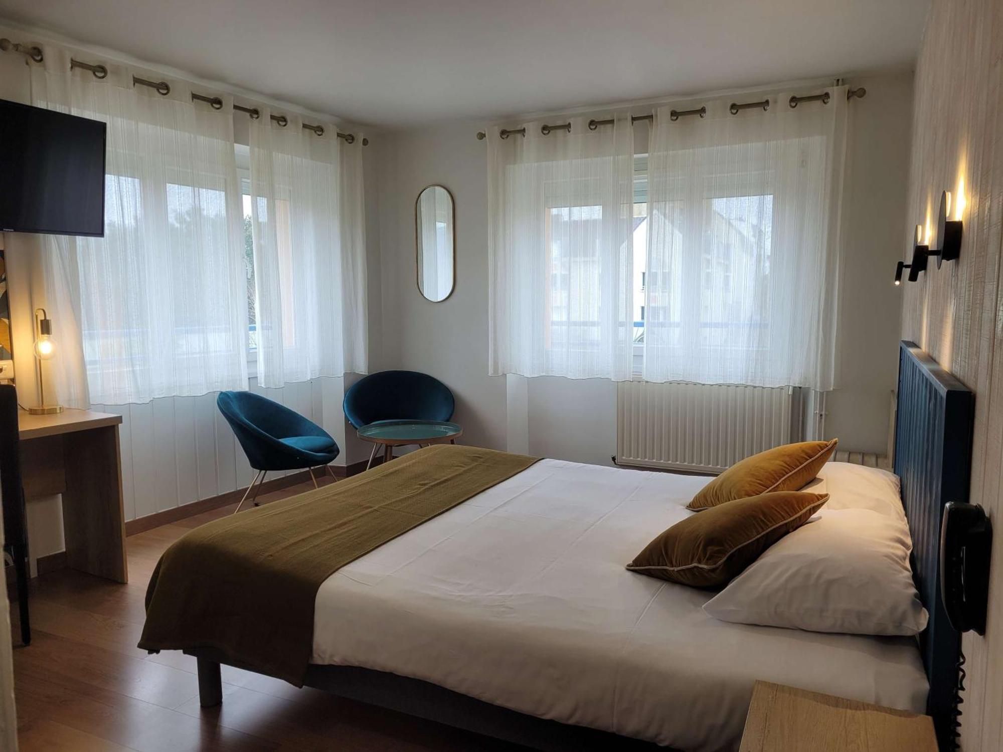 Brit Hotel Des Halles Concarneau Exterior photo