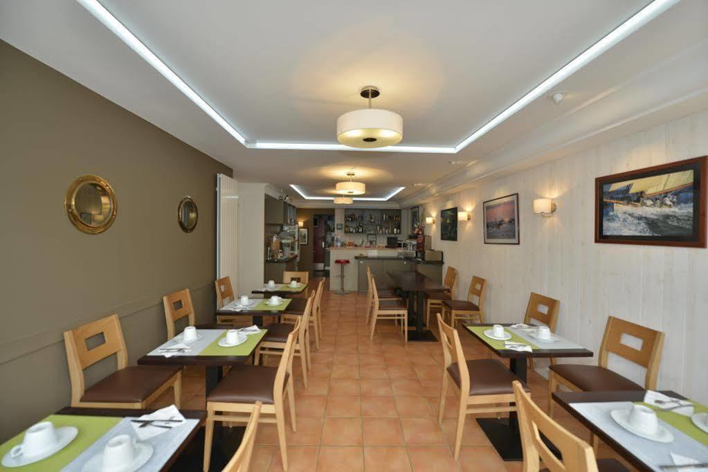 Brit Hotel Des Halles Concarneau Exterior photo